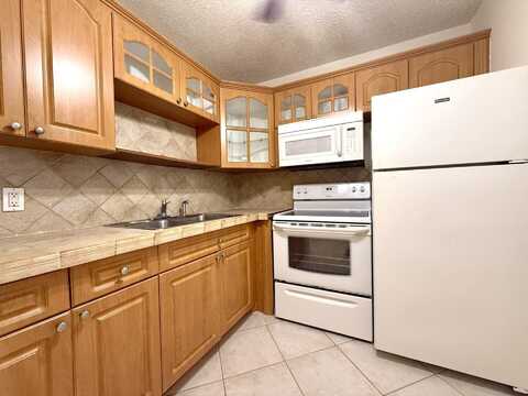 262 Sheffield K, West Palm Beach, FL 33417