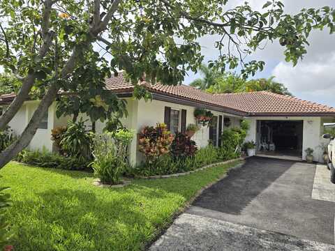 304 Knob Hill Boulevard, Boca Raton, FL 33431