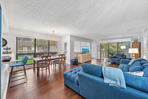 134 Brackenwood Road, Palm Beach Gardens, FL 33418