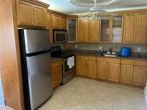 2048 Newcastle C, Boca Raton, FL 33434