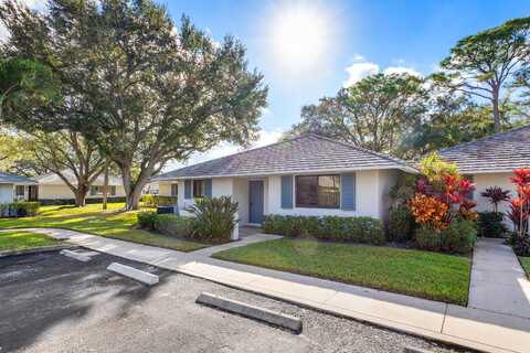 605 Club Drive, Palm Beach Gardens, FL 33418