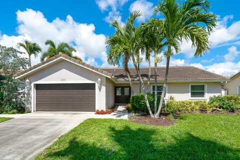 7661 W Country Club Boulevard, Boca Raton, FL 33487