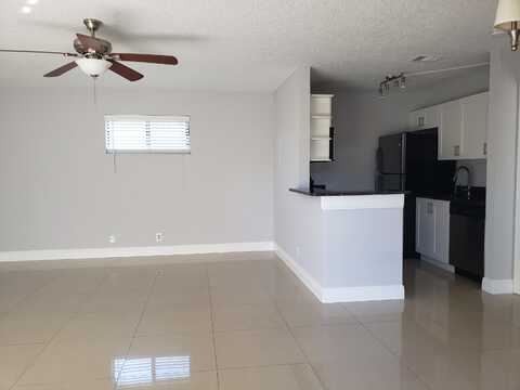 25 Crossings Circle, Boynton Beach, FL 33435