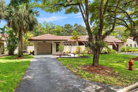 21690 Tall Palm Circle, Boca Raton, FL 33433