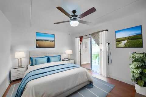 400 Village Green 216 Circle W, Palm Springs, FL 33461