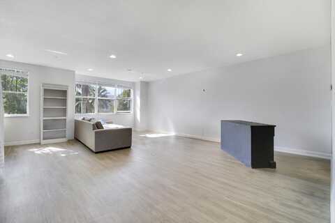 500 Pacific Grove 3 Drive, West Palm Beach, FL 33401