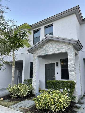 1634 SW 28th Street, Fort Lauderdale, FL 33315