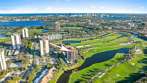 2427 Presidential Way, West Palm Beach, FL 33401