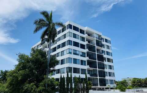 1500 Presidential Way, West Palm Beach, FL 33401