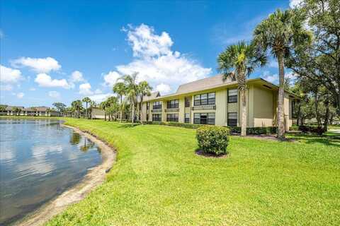 14 Plantation Drive, Vero Beach, FL 32966