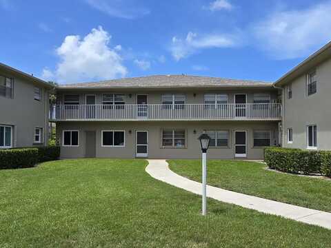 26 Lake Vista Trail, Port Saint Lucie, FL 34952
