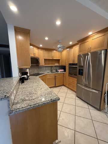 1046 Wolverton C, Boca Raton, FL 33434