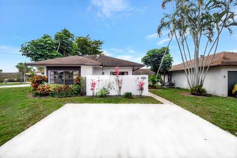 5384 Mendoza Street, West Palm Beach, FL 33415