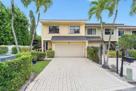 5696 Santiago Circle, Boca Raton, FL 33433