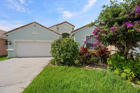 9520 Lago Drive, Boynton Beach, FL 33472