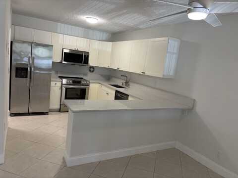 124 Stratford I, West Palm Beach, FL 33417