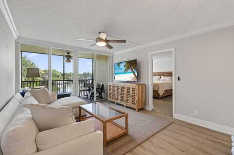 22 Royal Palm Way, Boca Raton, FL 33432