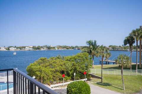 301 Croton Avenue, Lantana, FL 33462