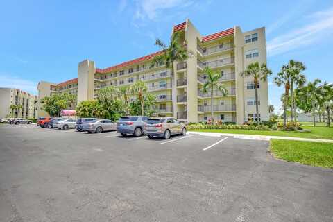 3871 Via Poinciana, Lake Worth, FL 33467