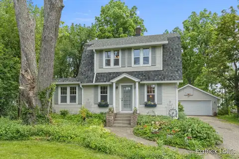 140 LAKESIDE DRIVE NE, GRAND RAPIDS, MI 49503