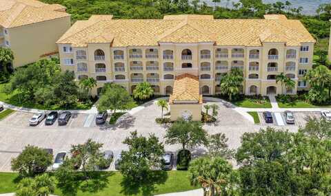 28 Harbour Isle Drive W, Fort Pierce, FL 34949