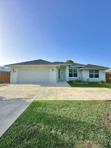 2243 SE Mariposa Avenue, Port Saint Lucie, FL 34952