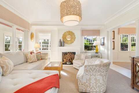 357 Seabreeze Avenue, Palm Beach, FL 33480