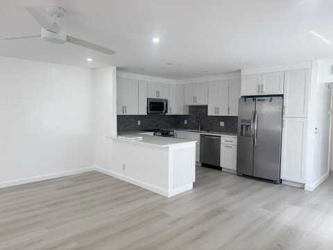 42 Valencia B, Delray Beach, FL 33446