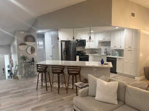 5710 Coach House F Circle, Boca Raton, FL 33486