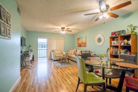 7300 NW 5th Place, Margate, FL 33063