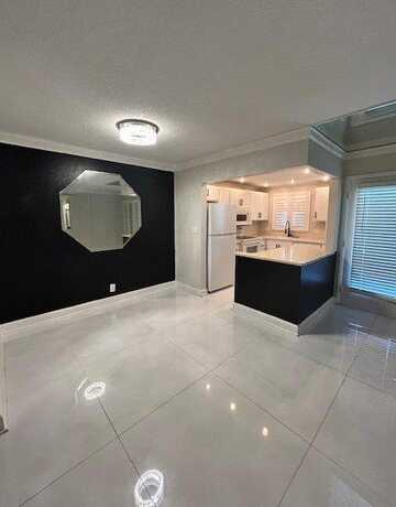 808 SE 7th Street, Deerfield Beach, FL 33441