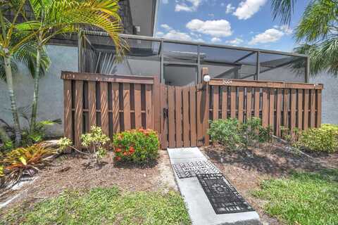2004 SE Round Table Drive, Port Saint Lucie, FL 34952