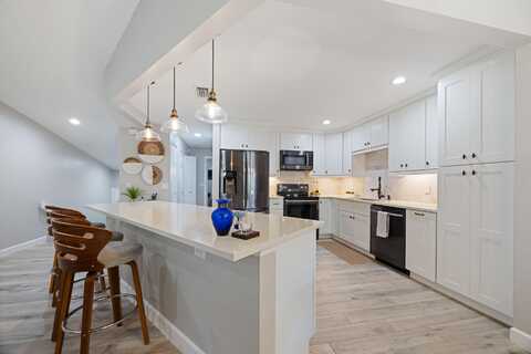 5710 Coach House F Circle, Boca Raton, FL 33486