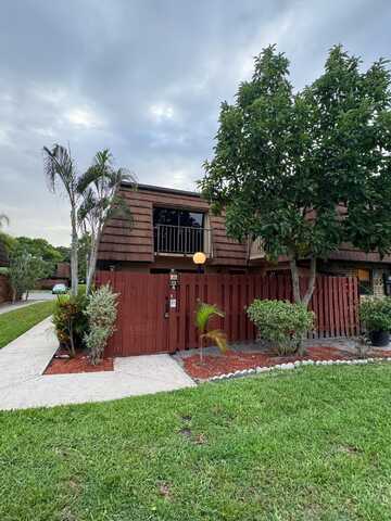 1458 N Lawnwood Circle, Fort Pierce, FL 34950
