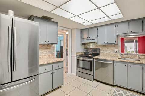 3154 Via Poinciana, Lake Worth, FL 33467