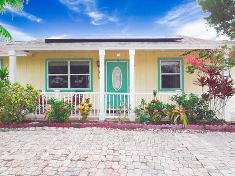 1913 SW Idaho Lane, Port Saint Lucie, FL 34953