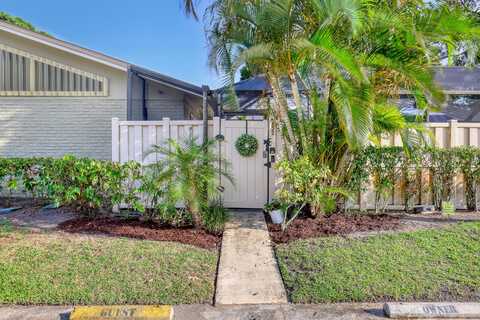 5822 Golden Eagle Circle, Palm Beach Gardens, FL 33418
