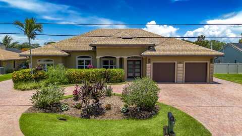 401 SE Verada Avenue, Port Saint Lucie, FL 34983