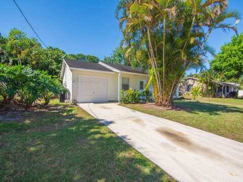 526 NW Kingston Street, Port Saint Lucie, FL 34983