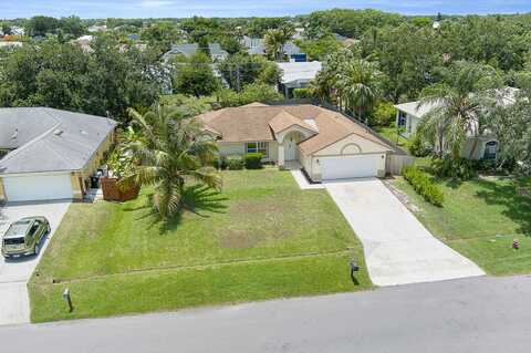 4525 NW Glazbrook Street, Port Saint Lucie, FL 34983