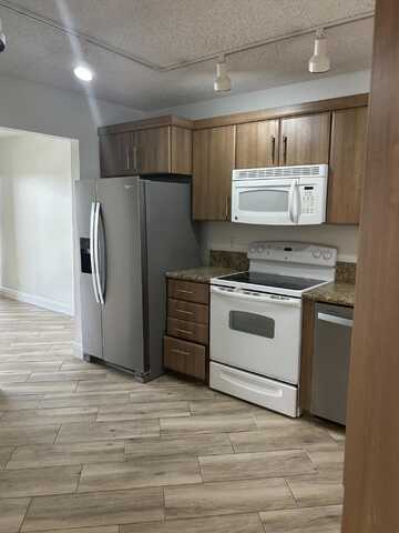 5751 Camino Del Sol, Boca Raton, FL 33433