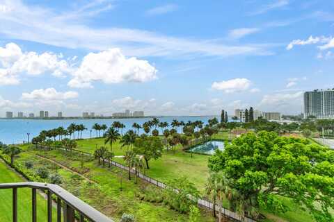 801 Lake Shore Drive, Lake Park, FL 33403