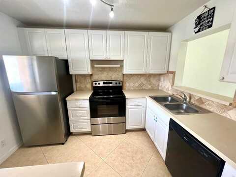 9431 Boca Cove Circle, Boca Raton, FL 33428