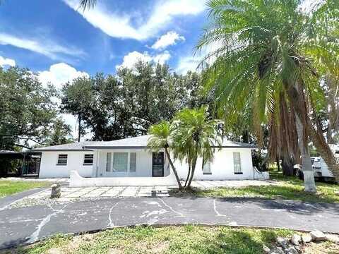 9148 Oakwood Drive, Lake Wales, FL 33898