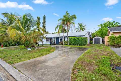 9052 SE Parkway Drive, Hobe Sound, FL 33455