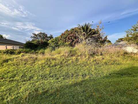 2189 SE Gaslight Street, Port Saint Lucie, FL 34952