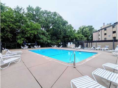 6710 Vernon Avenue S, Edina, MN 55436