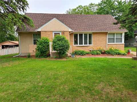 487 Roselawn Avenue E, Maplewood, MN 55117