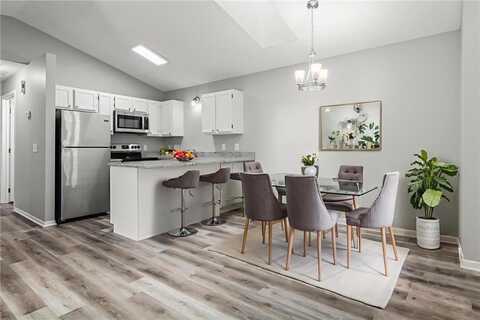 695 Parkside Drive, Vadnais Heights, MN 55127