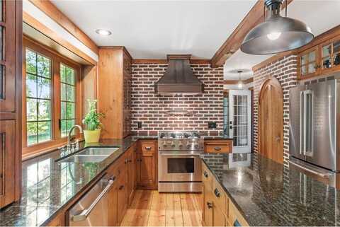 16660 Lakeview Court, Lakeville, MN 55044